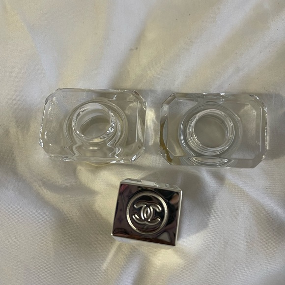 Authentic Chanel bottle caps - Picture 2 of 6
